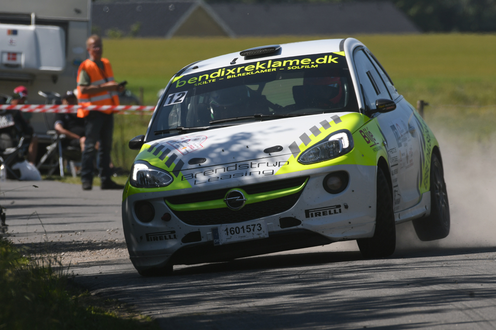 Den lille Opel Adam blev spændt hårdt for, og stundom var den på tre hjul for at holde trit med konkurrenterne.
(Foto: MD/specialpress@gmail.com)